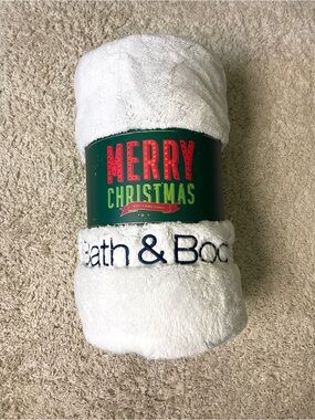 Bath & Body Works Plush Throw